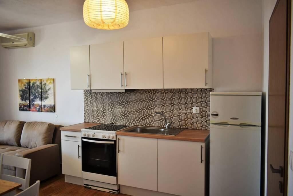Meltemi Appartment Патитири Экстерьер фото